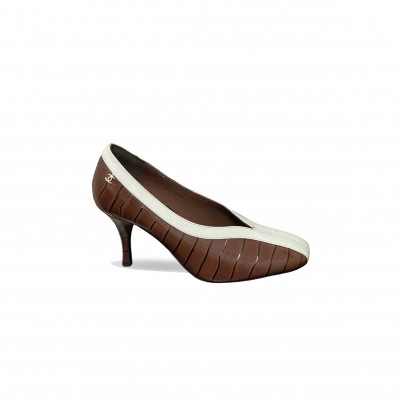 CHANEL PATENT LEATHER HIGH HEELS 